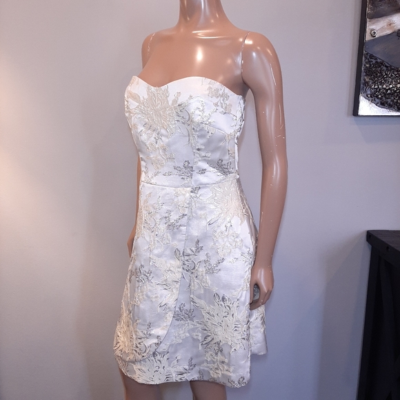 RW&Co Strapless Floral Embroidered Fit Flare Formal Dress Metallic Bridal Prom - Picture 4 of 13